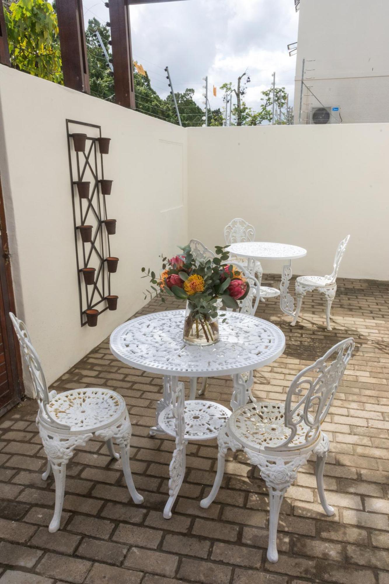 99m² 2 slaapkamer, 2 privé badkamer Appartement in Stellenbosch Central Buitenkant foto