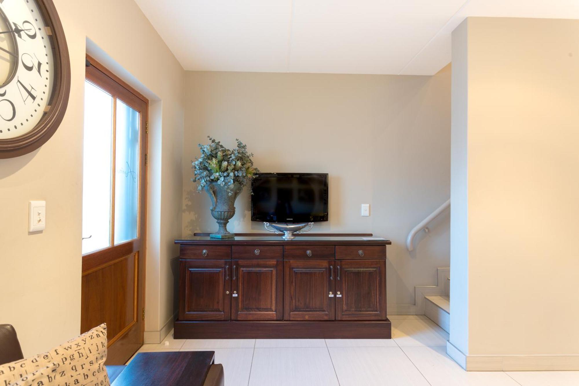 99m² 2 slaapkamer, 2 privé badkamer Appartement in Stellenbosch Central Buitenkant foto