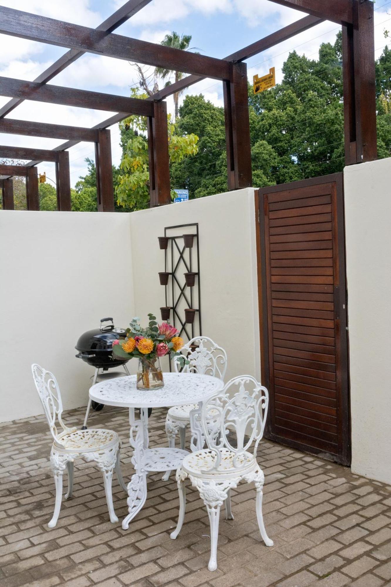 99m² 2 slaapkamer, 2 privé badkamer Appartement in Stellenbosch Central Buitenkant foto